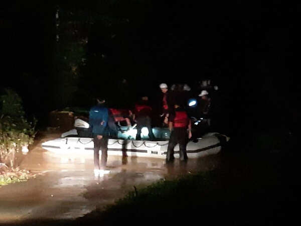 Kerala floods: Eight columns of Army deployed for rescue operations