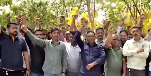 Fire brigade drivers protest over delayed pay, resume duty after assurance