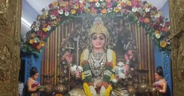 Devotees throng Paderu as Modakondamma Jatara begins