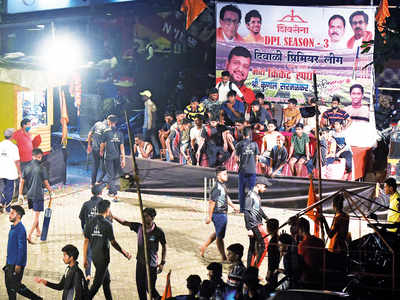 Social distancing goes for a toss at Sena cricket fest