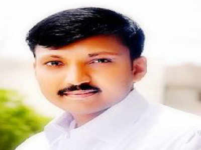 Knife attack on Shiv Sena's Osmanabad MP Omraje Nimbalkar