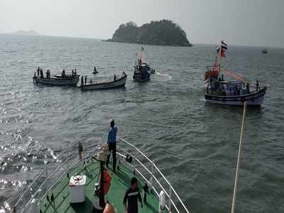 Eight feared dead in boat accident at Karwar