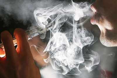 Cybercrime police crack down on sites selling e-cigs
