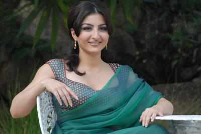 Soha Ali Khan trolled for posting picture in saree, called “not muslim enough”