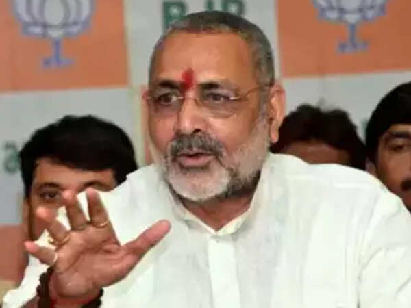 Rahul Gandhi, Asaduddin Owaisi misleading minorities: Giriraj Singh