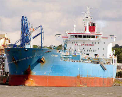 Nigerian pirates release 24 crew members, but ransack tanker