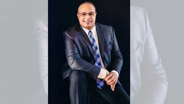 First Indian American councillor of Naperville Ashfaq Syed finds a lot of support among desi community