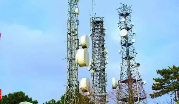 Poor network forces tribal workers to walk 12 km for e-attendance in ASR district