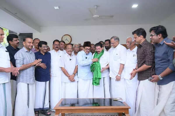 Ex-MLA Karat Razak cuts CPM ties, returns to IUML
