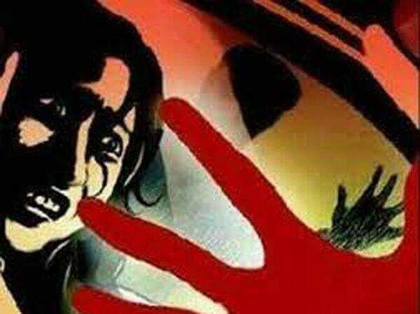 Female warden booked for molesting schoolgirl