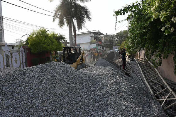 Residents wake up to construction materials blocking lane