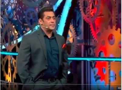 Bigg Boss 11 Weekend Ka Vaar with Salman Khan Live Updates, Today's Full Episode, Day 83, 23 December 2017: Arshi Khan evicted from Bigg Boss 11, Vikas Gupta reaches semi-finale week through 'Live Voting'