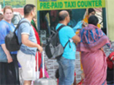Tourist taxi drivers threaten stir from Jan 11