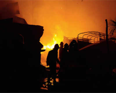 Six injured in SoBo slum blaze; train services hit