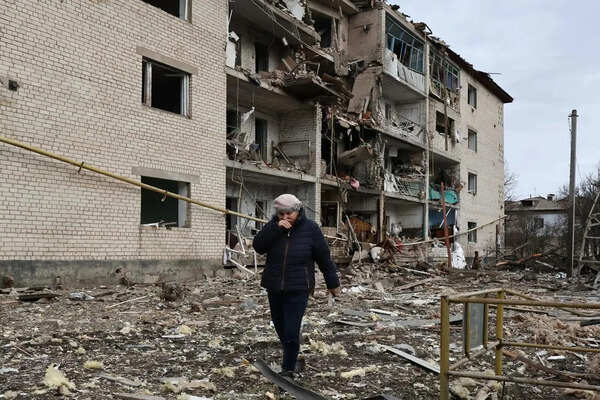 Russia hits Ukraine with missiles & drones, 17 dead