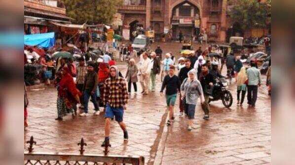 Rain, snowfall throws life out of gear