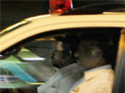 Saree troubles Jayalalithaa even in jail