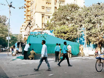 Seal of Khar kabootar khana torn hours after BMC shuts it