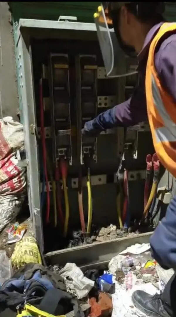 Power supply to 10 Tiljala bldgs snapped
