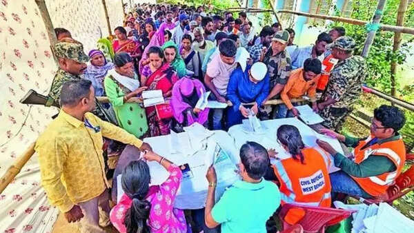 Pune, Mumbai still lagging in pre-SIR voter mapping