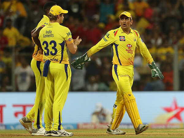 Skipper Dhoni handled hamstrung Watson with care