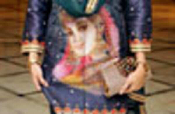 Portrait motif for vintage and chic look