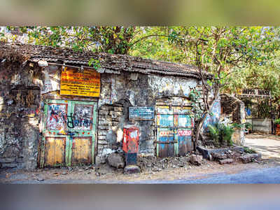 Mumbai Speaks: Walled art