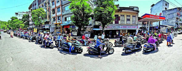 Motorists top up amid fuel anxiety in Gujarat