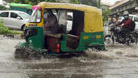 Heavy rains lash Delhi-NCR, waterlogging hits traffic 