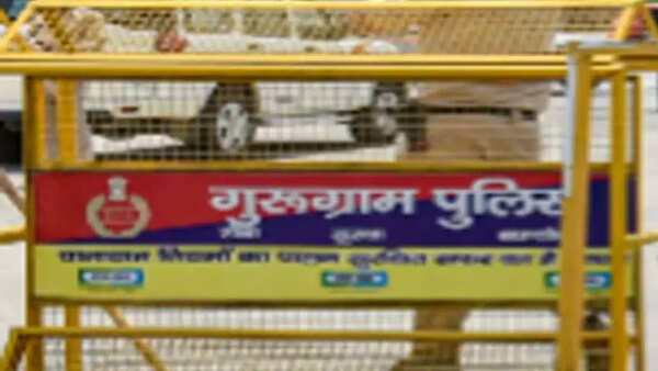 Guard thrashes two after spat over auto