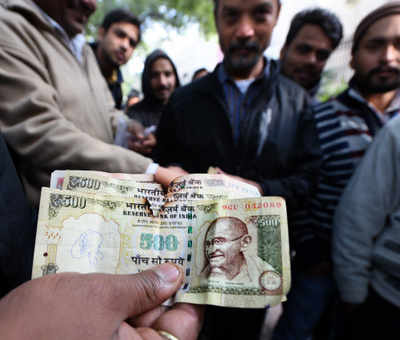 Demonetisation: Supreme Court gives Centre, RBI time to devise plan for depositing old Rs 500 and Rs 1000 notes