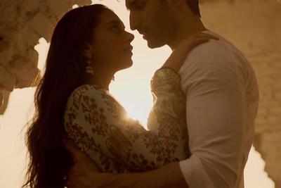 Sanjay Dutt’s Bhoomi song: Aditi Rao Hydari-Sidhant Gupta’s adorable romance in Rahat Fateh Ali Khan’s Lag Ja Gale