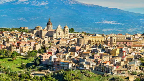 German-Indian 'guru' kept children aged 7 and 11 as guards, portrayed self as spiritual teacher, arrested in Italy