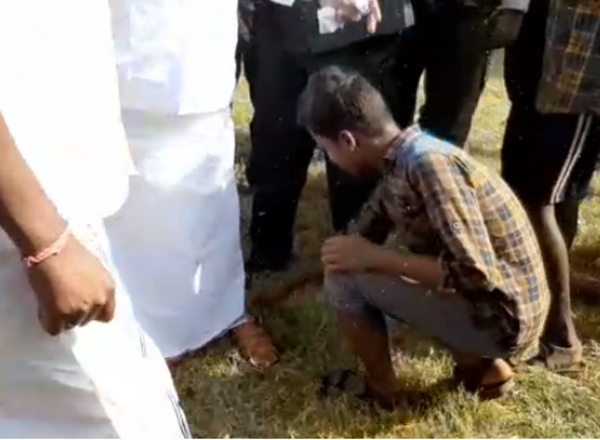 Slipper issue: Tamil Nadu minister Dindigul C Sreenivasan expresses regret, tribal boy agrees to withdraw police complaint