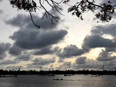 After one week delay, Monsoon hits Kerala coast