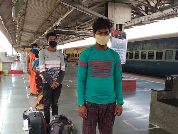 Three special trains bring scores of stranded people back to Chhattisgarh
