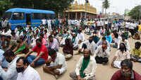 Bengaluru: Farmers, vendors demand reopening of vegetable markets 