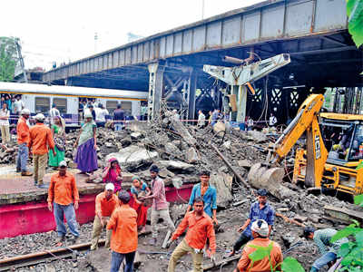 Andheri bridge collapse: How railways managed to clear debris from all seven tracks