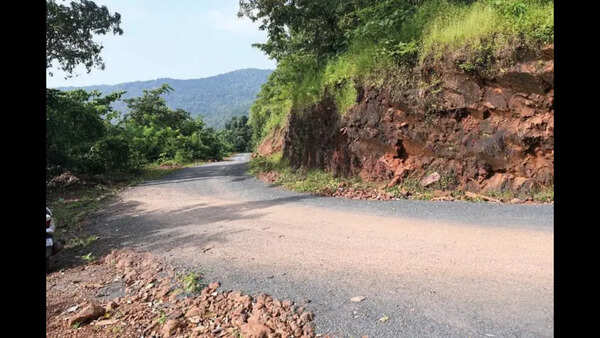 Finally, 3.5km motorable road to Vavurla gives hope a connection