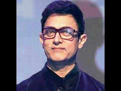 Aamir Khan tense after staff tests Covid-19 positive