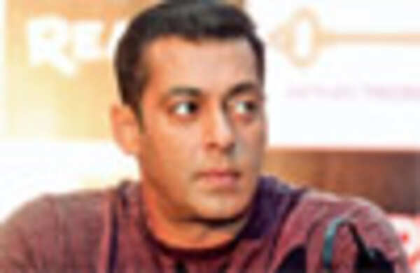 Salman wishes SRK for Ra.One