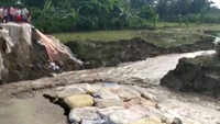 Construction work done along embankment swept away in Bihar’s Sheohar 