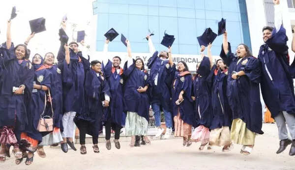 Convocation ceremonies of two varsities held in Kolhapur
