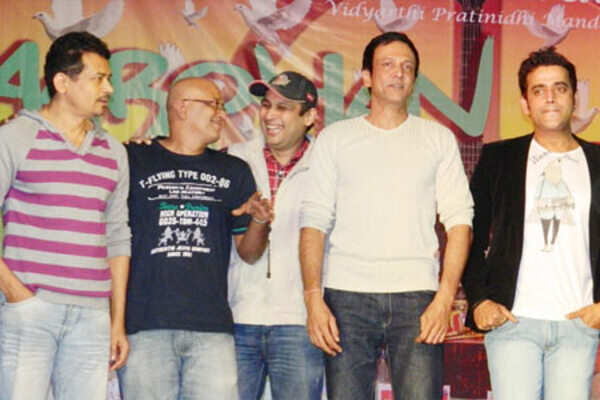 Chaalis Chauraasi's cast at a college in Mumbai