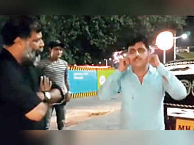 MNS leader who assaulted cabbies may be externed