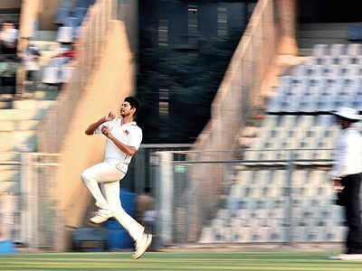 Ranji Trophy: Royston Dias’ three wickets help Mumbai maintain first innings lead against Gujarat; Tushar Deshpande injured