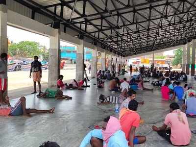 300 Andhra Pradesh fishermen stuck in Udupi, Chandrababu talks to  Yediyurappa for help