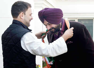 Team Congress will field Sidhu; AAP left stumped