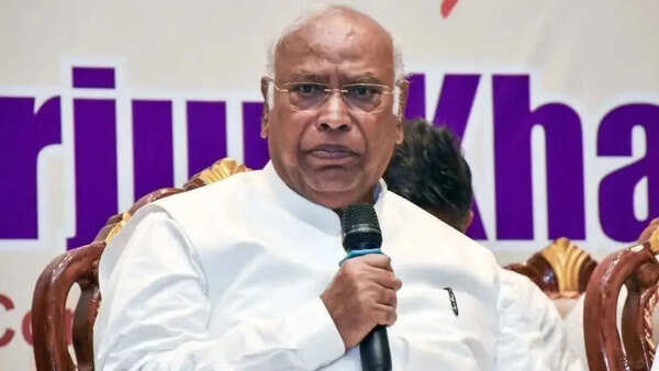 Can Mallikarjun Kharge emerge as Karnataka CM face amid tussle for the top post?