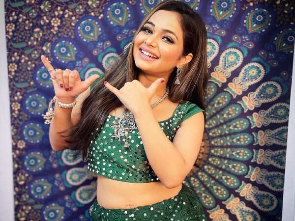 ‘Hello Koun’ singer Sneh Upadhya opens up about her marriage plans